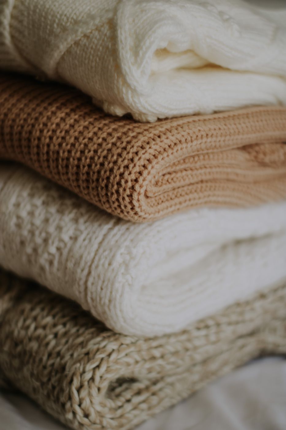 Pie de cama tejido gris
